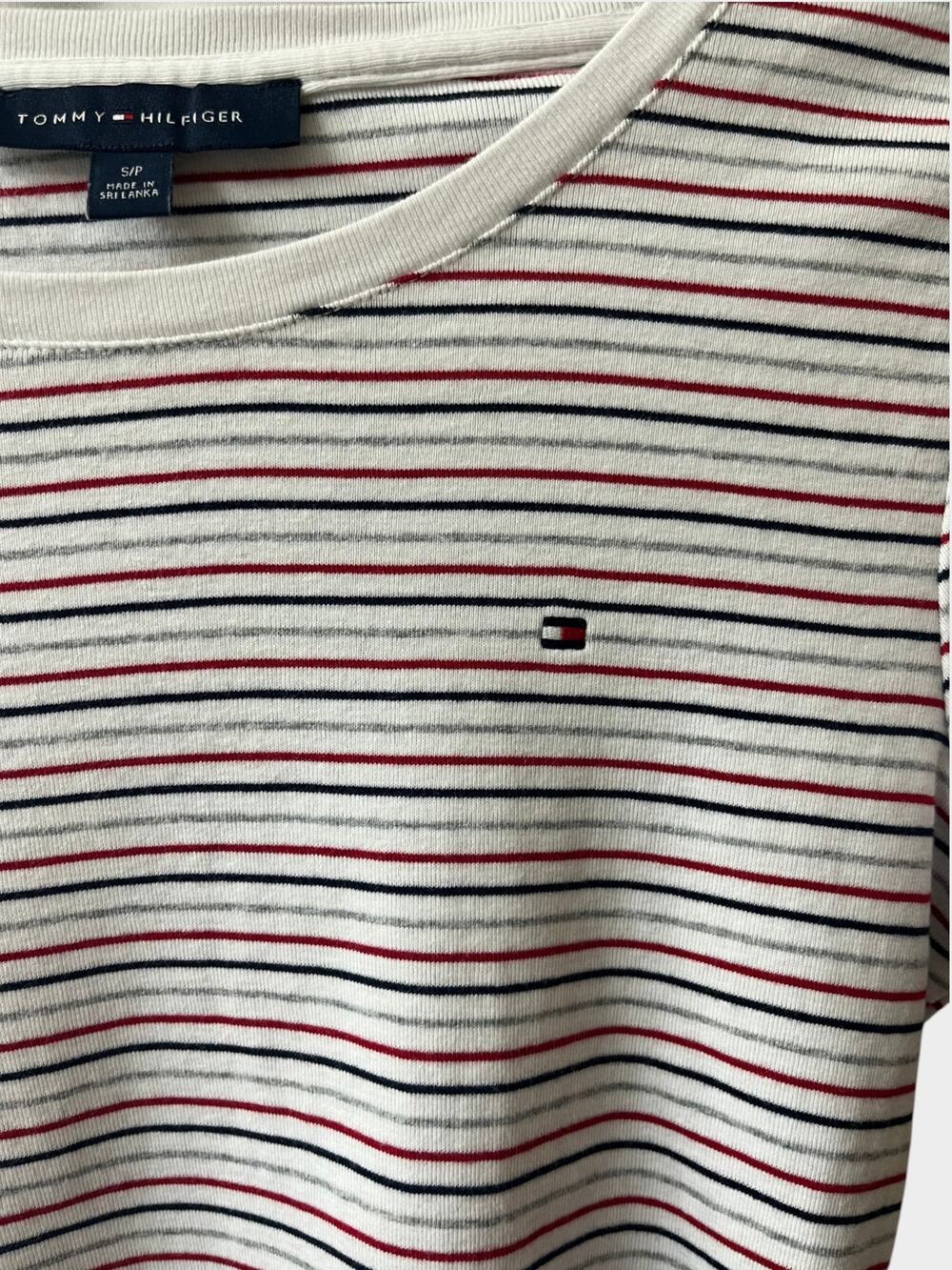 Tommy Hilfiger figure-hugging tshirt Small